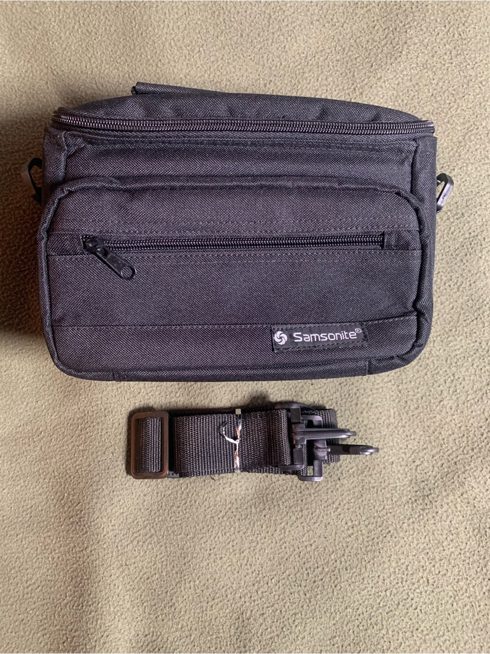 New Samsonite black padded camera/camcorder bag. Approx 9.5” x 6.5” x 4”